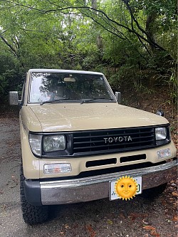 TOYOTA 1993's land cruiser prado 78 (Capacity: 5 people)