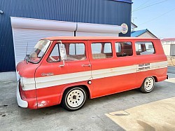 Chevrolet 1963's Corvair (Capacity: 4 people)